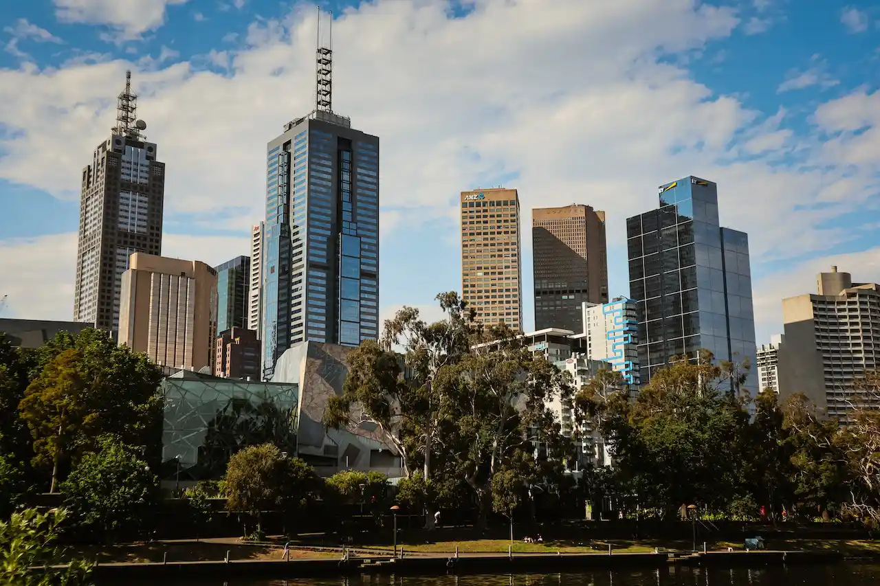 Australian Real Estate: Buying & Selling as an Overseas Aussie Expat